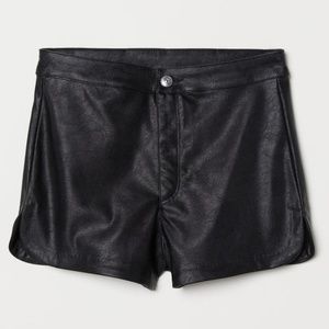 H&M | FAUX LEATHER SHORTS